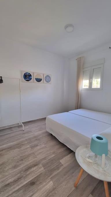 Apartamento privado con jardin, piscina elevada y bbq Chiclana de la Frontera Exterior foto